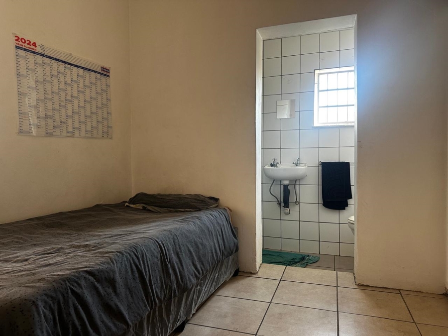 6 Bedroom Property for Sale in Brandwag Free State